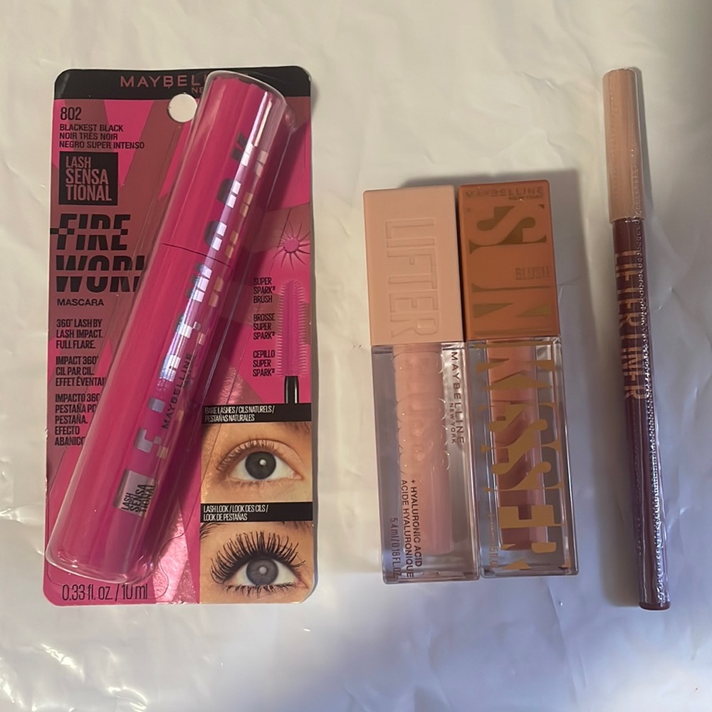 Maybelline Mascara blush lip gloss lip liner NWT New With Tags 4 piece set